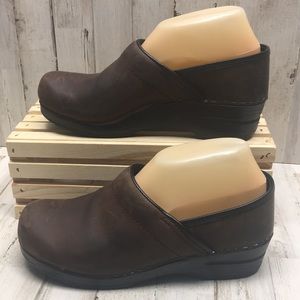 Dansko Brown Oiled Leather Nursing Clogs Shoes